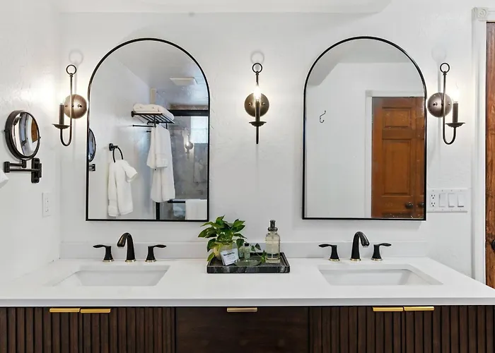 Stylish Pool Sauna Hottub Phoenix