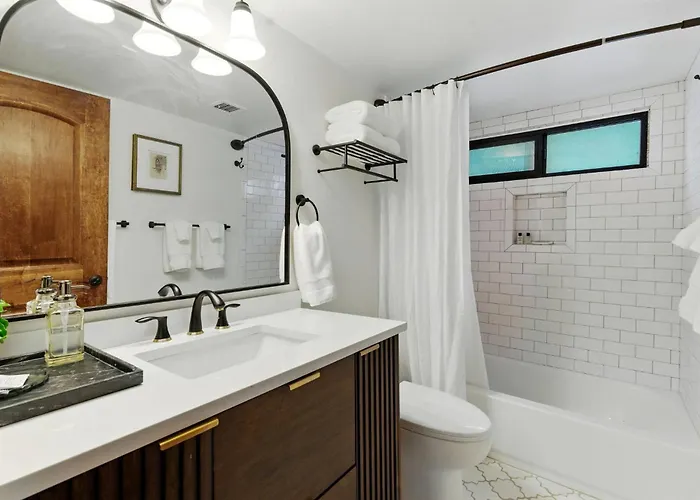 Ferienhaus Stylish Pool Sauna Hottub *